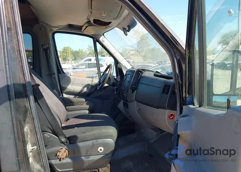 2015 Mercedes-Benz Sprinter 2500 Normal Roof z USA, uszkodzony, nr VIN WDZPE7CC9FP107871